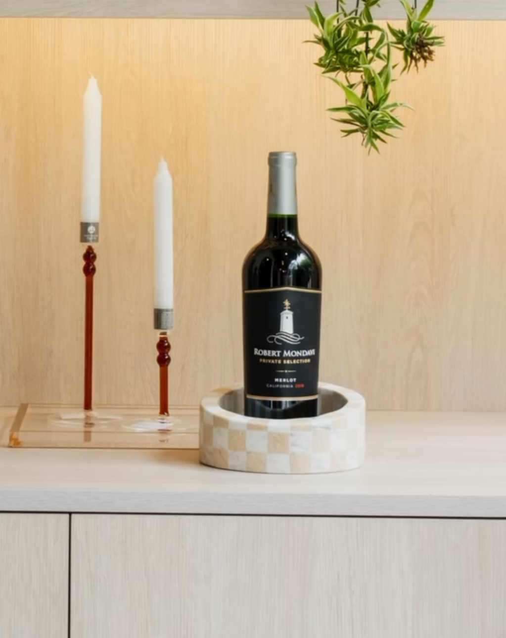 The One Checkers (White/Beige)