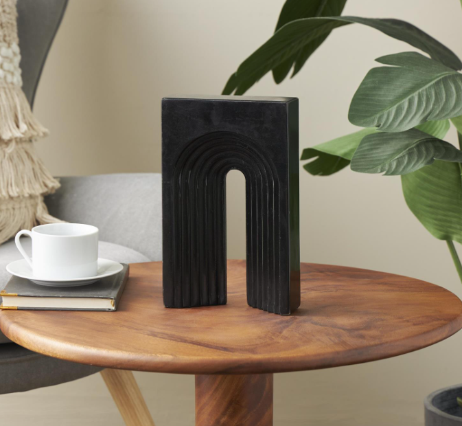 Yia Sculpture 7x2x11in