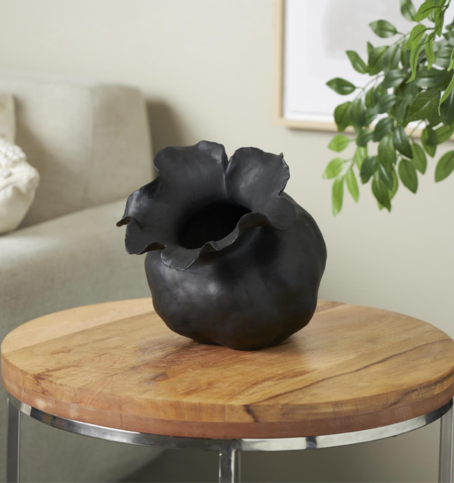 Winey Vase Black