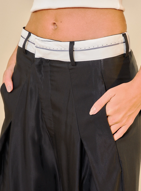 Mia Pant
