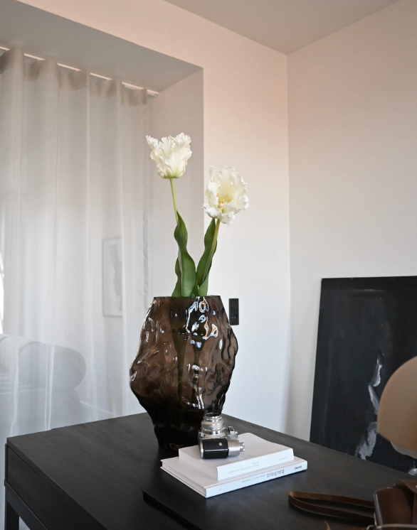 Katachi Vase Medio Smoked Forest