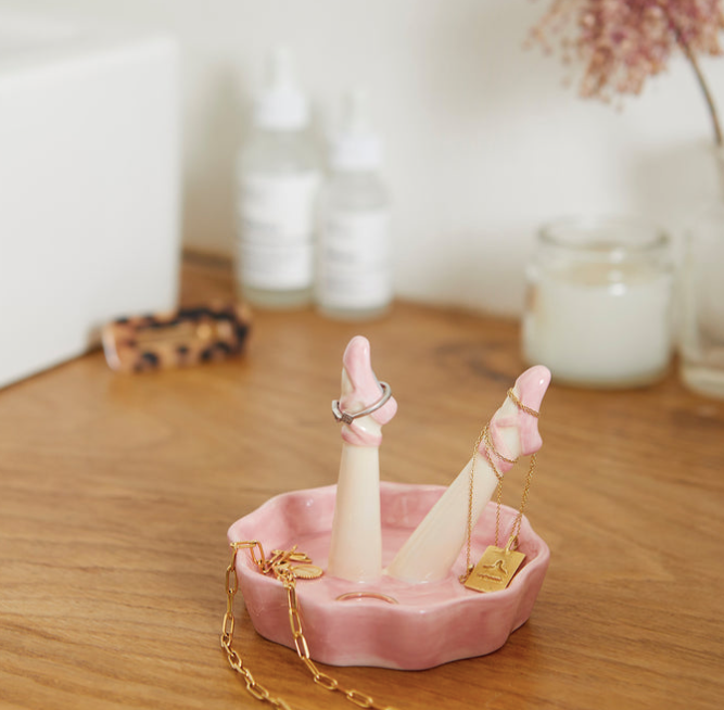 Ring holder Happy Legs Dance