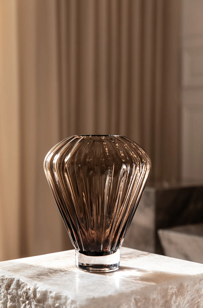 Evelyn Vase Topaz S