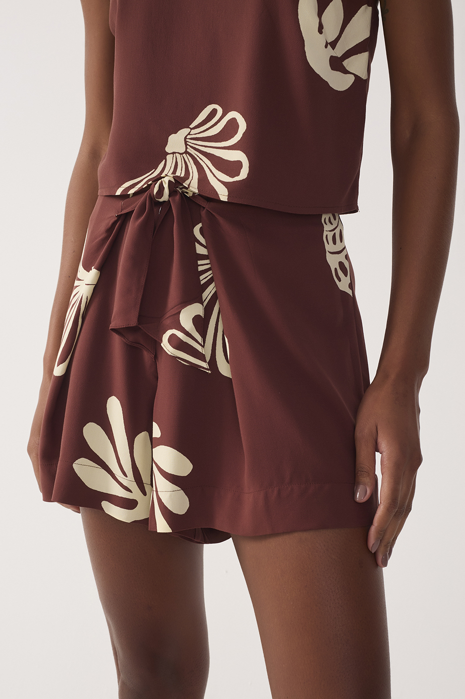 Yoriank Short Brown