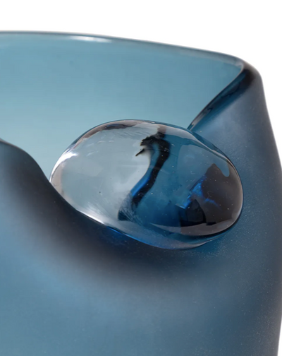 Alessia Vase