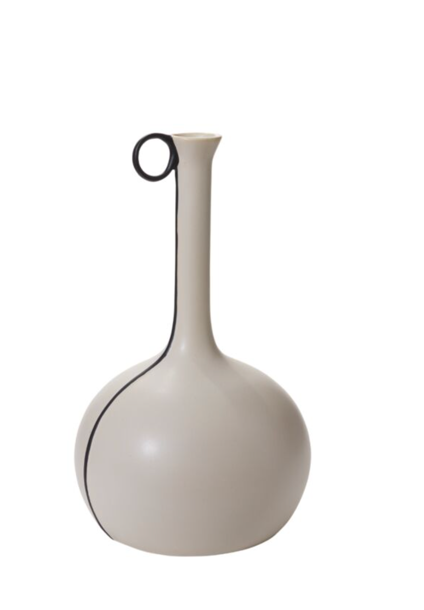 Anita Vase Short