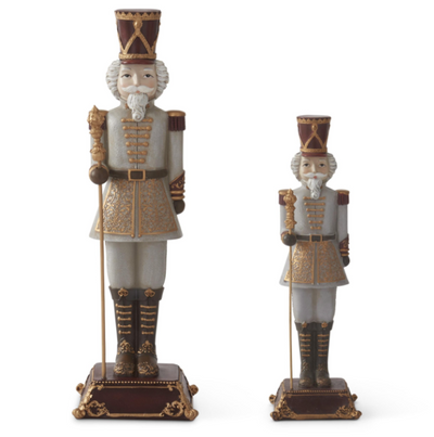 Nutcrackers w Staves