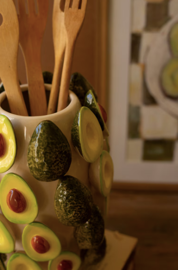 Vase Avocados