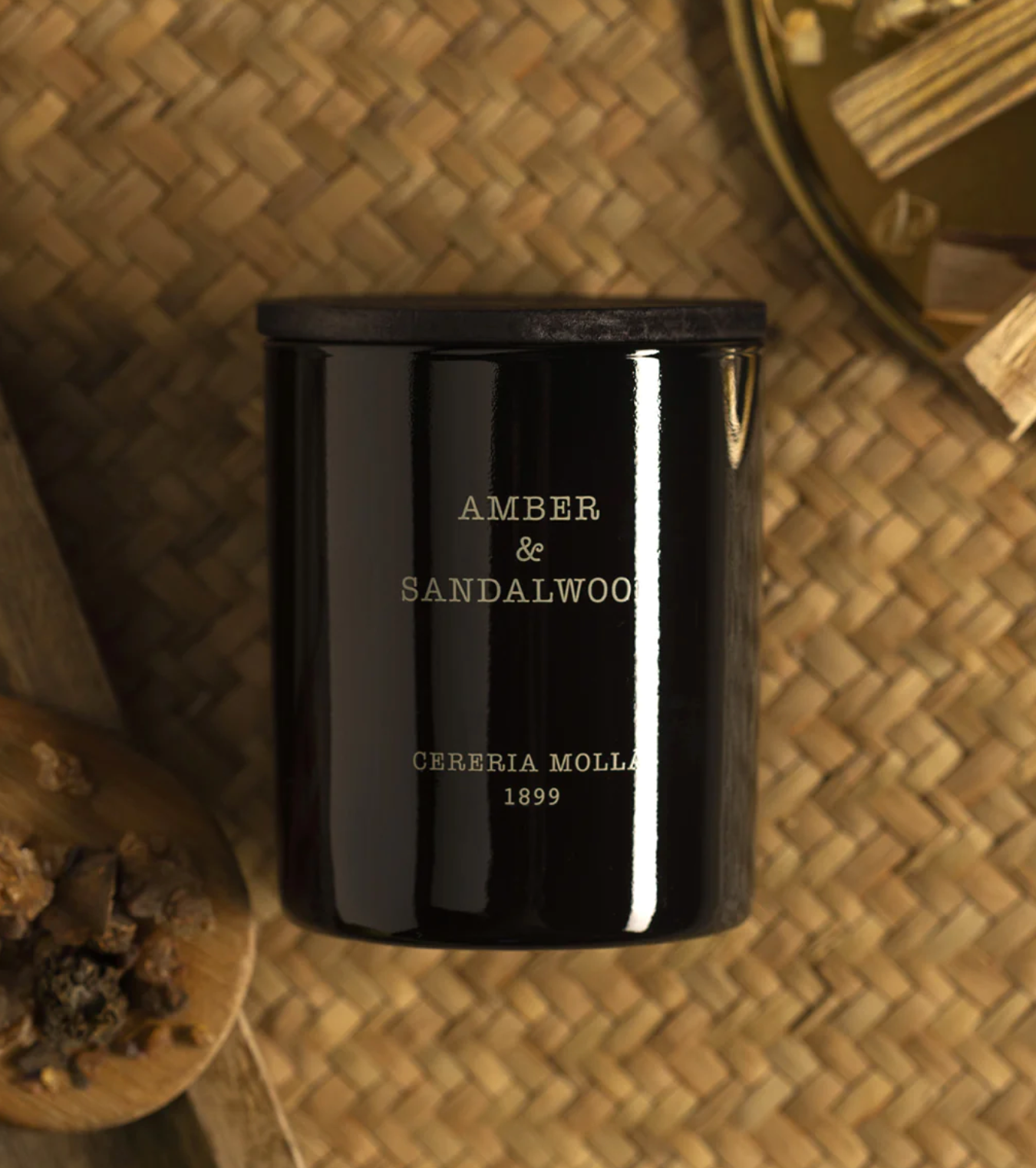 Amber & Sandalwood Black Premium Candle