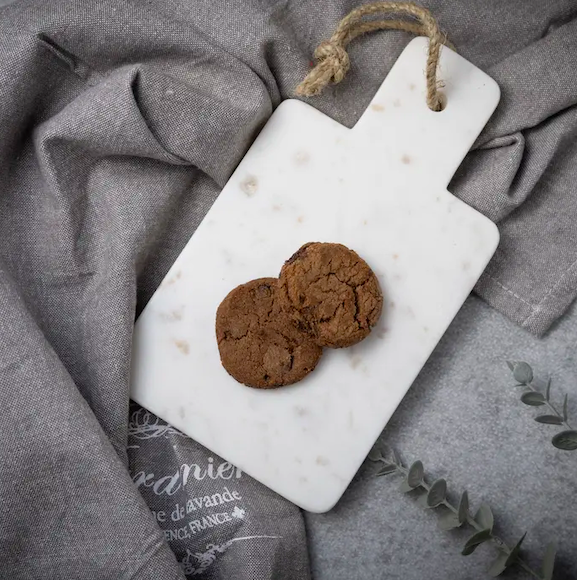 Marble Cheese Board W Jute Handle White SM