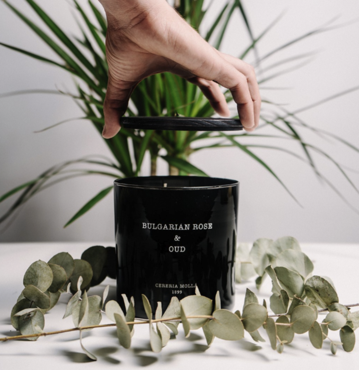 Bulgarian Rose & Oud Black XL Candle