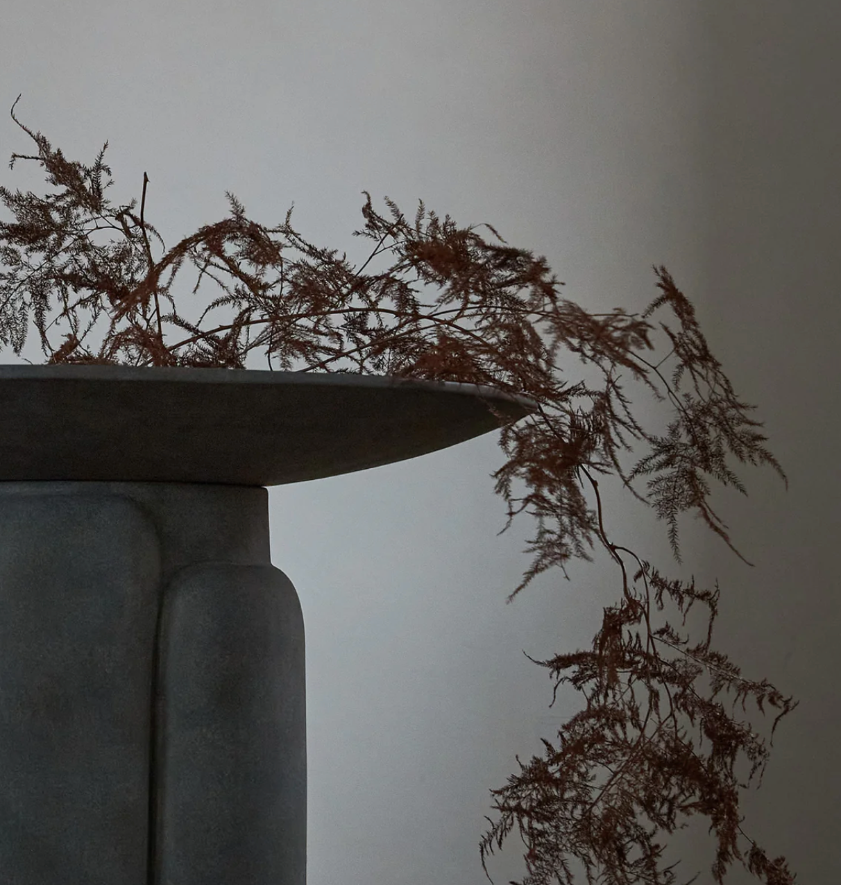 Bourgeon Vase Dark Grey