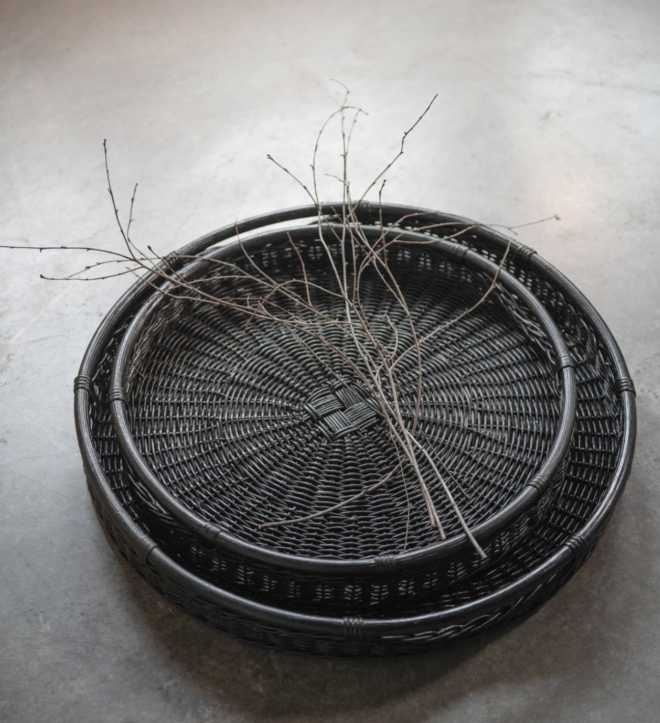 Lucia Round Tray Black