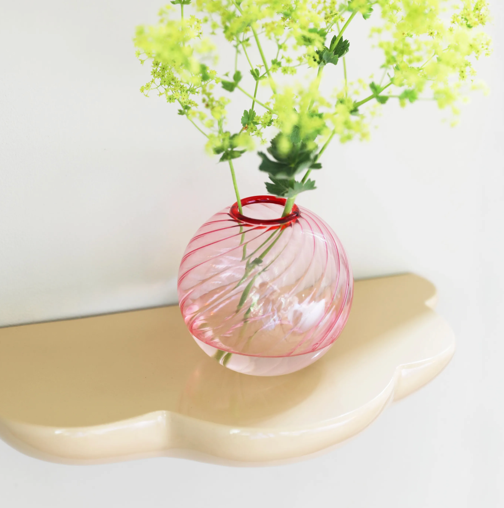Vase spiral pink