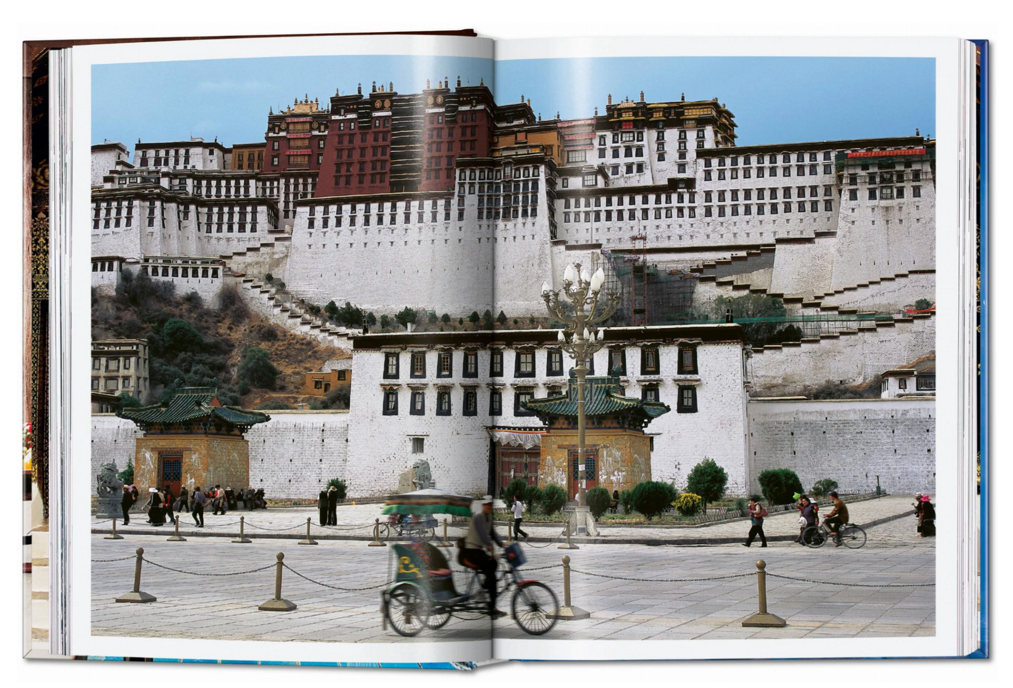 Living in Asia 40th Ed