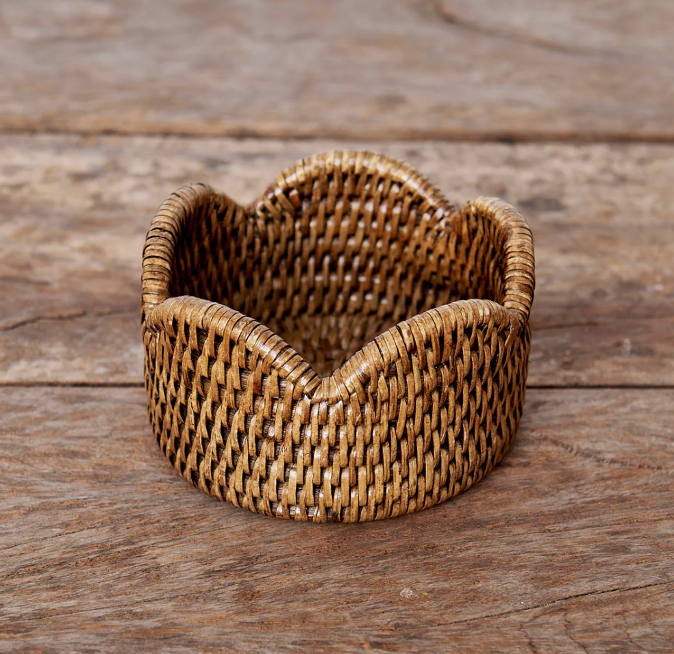 Rattan Scalloped Wine Coaster in Natural