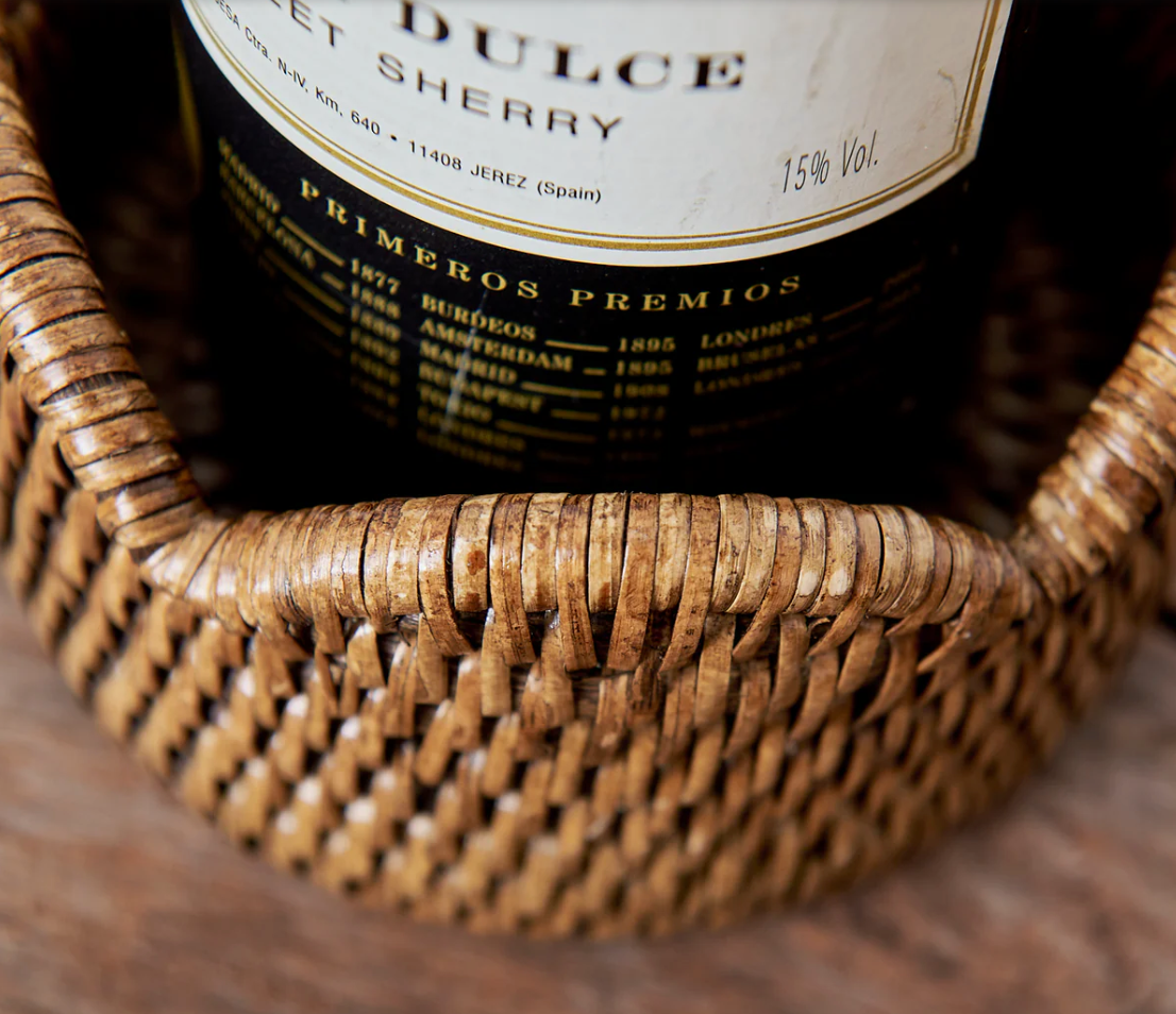 Rattan Scalloped Wine Coaster in Natural
