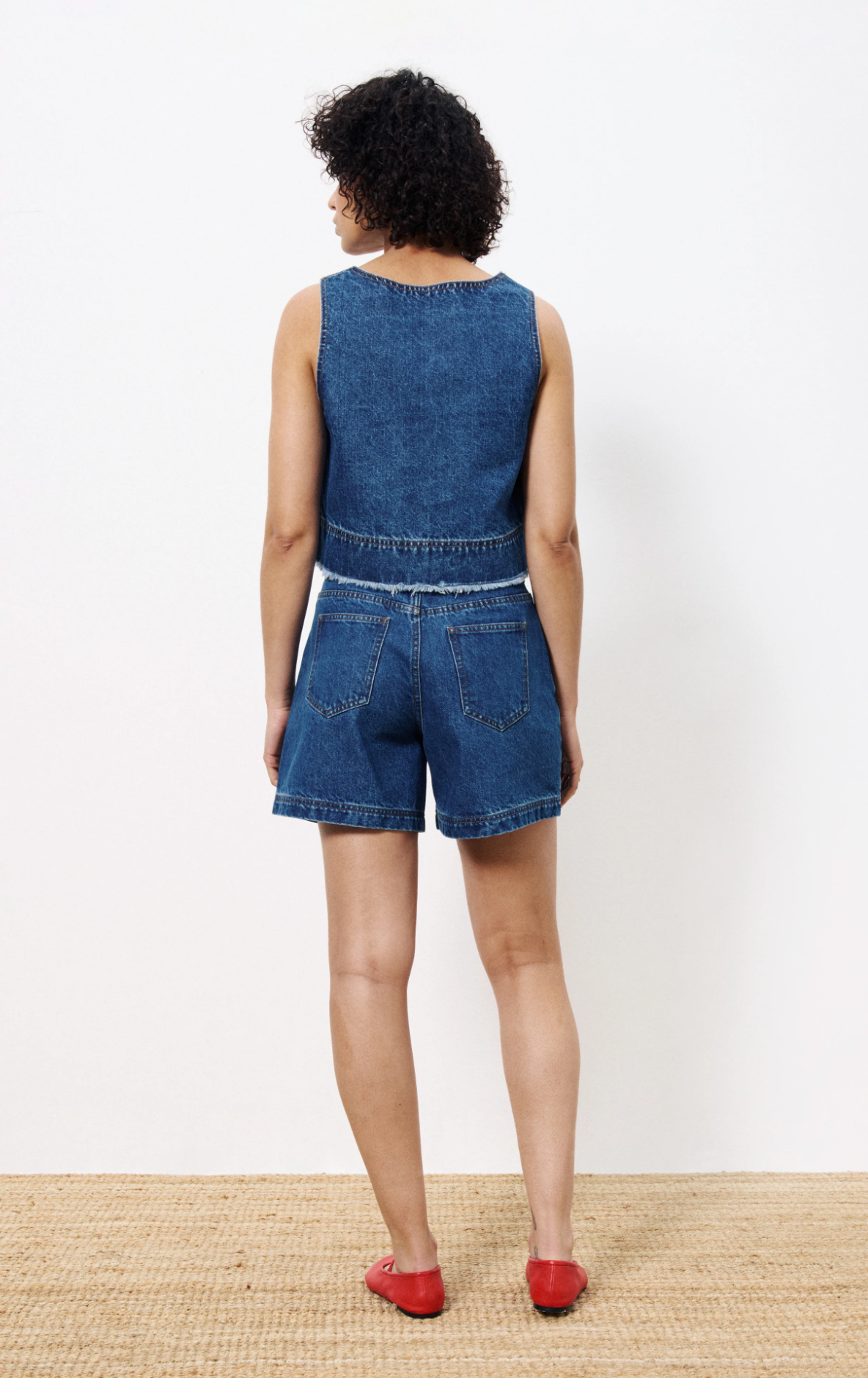 Nema Short Blue
