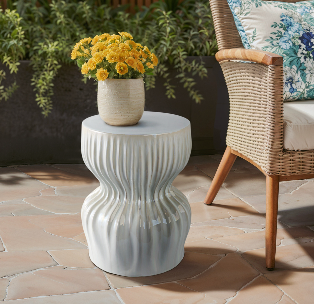 Utena Garden Stool White