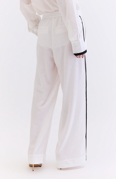 Claudia Pant White