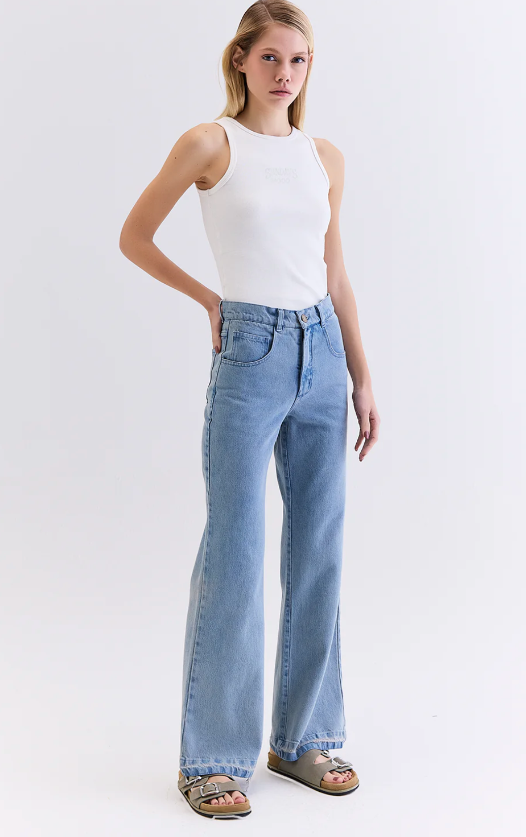 Aura Top Off White