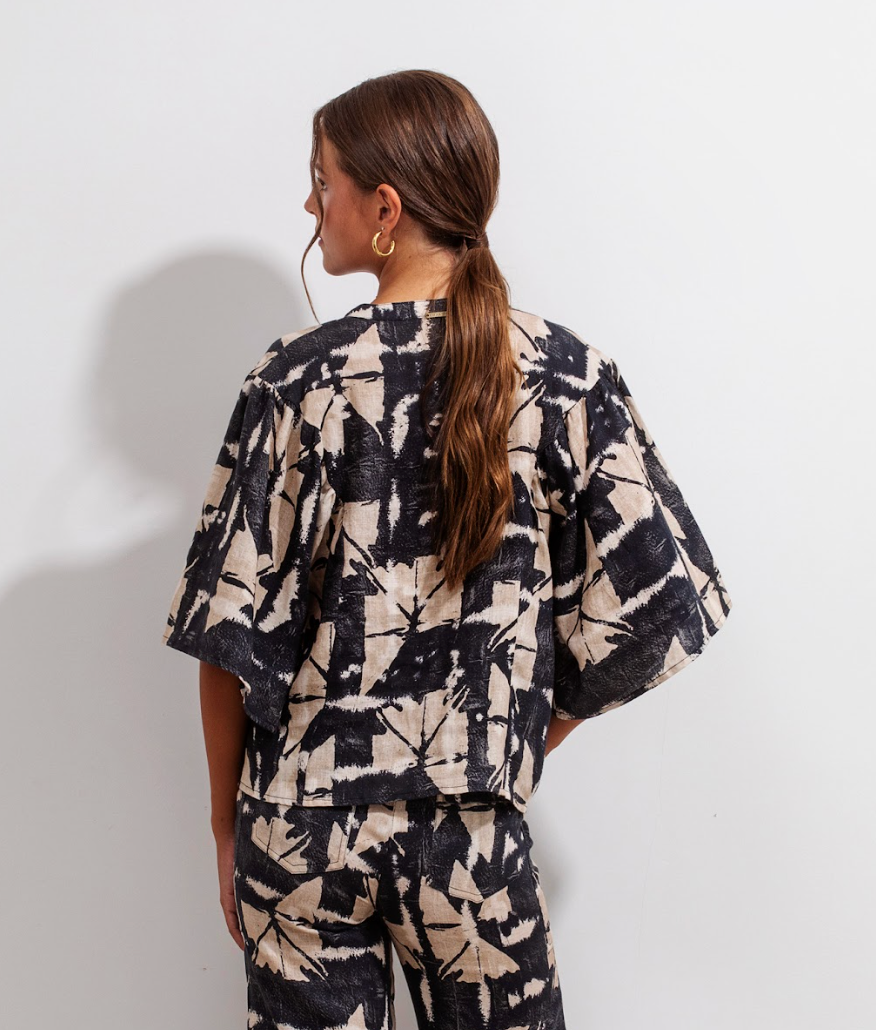Elena Blouse Batik Black