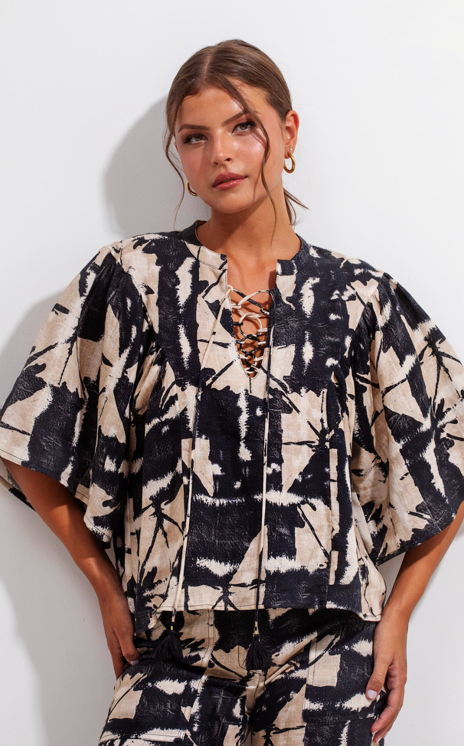 Elena Blouse Batik Black