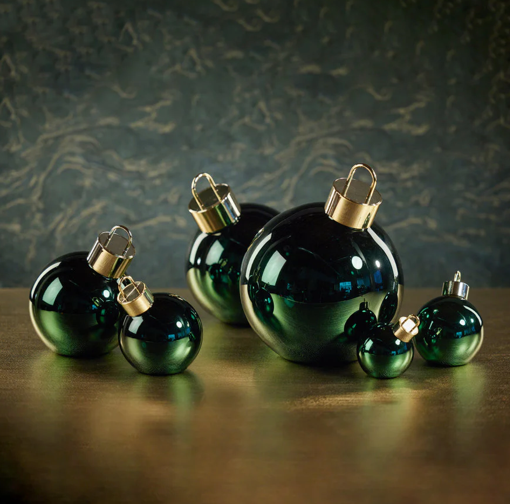 LED Metallic Glass Oversized Ornament Ball Green