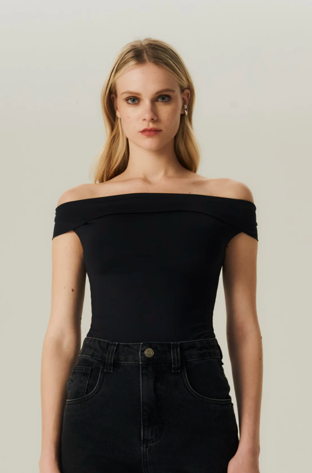 Aviela Top Black