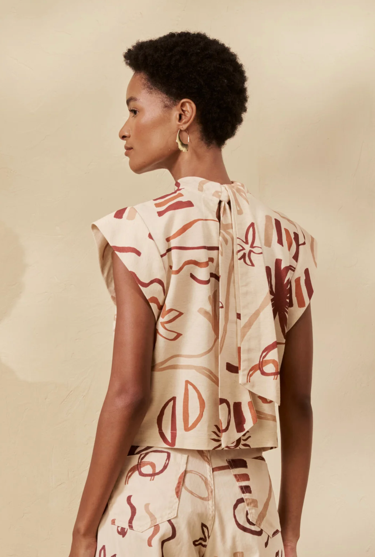 Venatici Top Off White