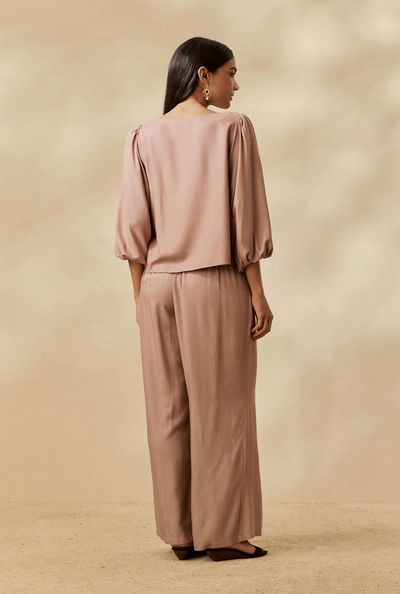 Equuleus Blouse Beige