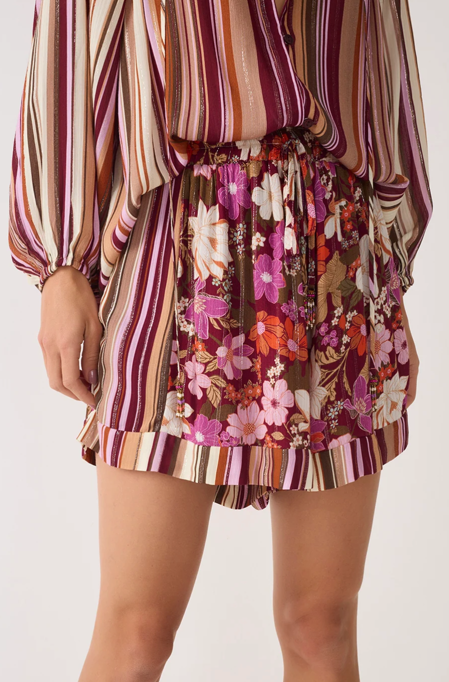 Jasmin Short Solar