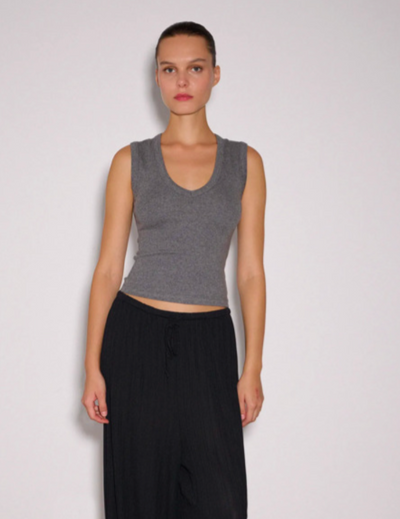 Melek v Neck Top