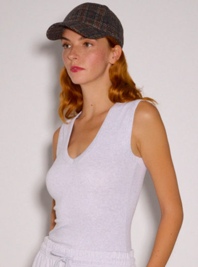 Melek v Neck Top