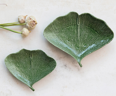 Debossed Stoneware Gingko Leaf Shaped Plates