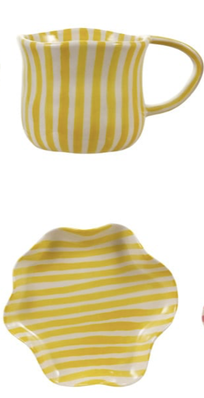 Mug w Ruffled Saucer