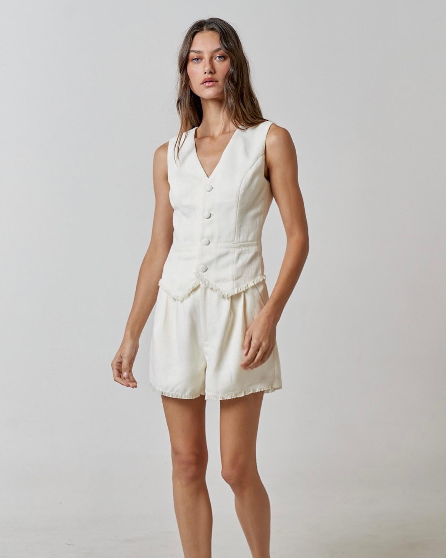 Frayed Hen Linen Set Cream