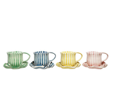 Mug w Ruffled Saucer