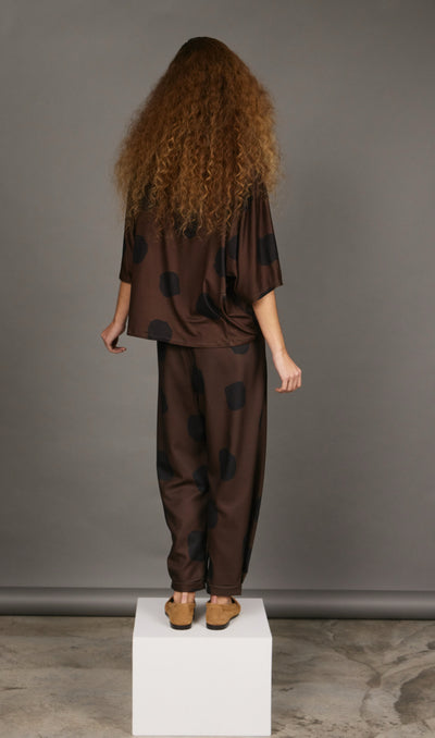 Comfy Jogger Mocha Black Dots