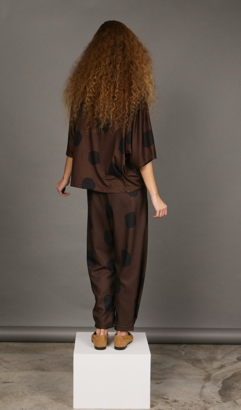 Comfy Jogger Mocha Black Dots