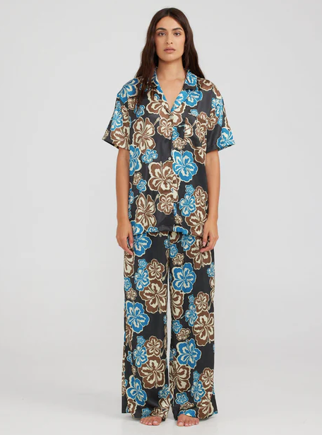 Lola Shirt Winter Hibiscus