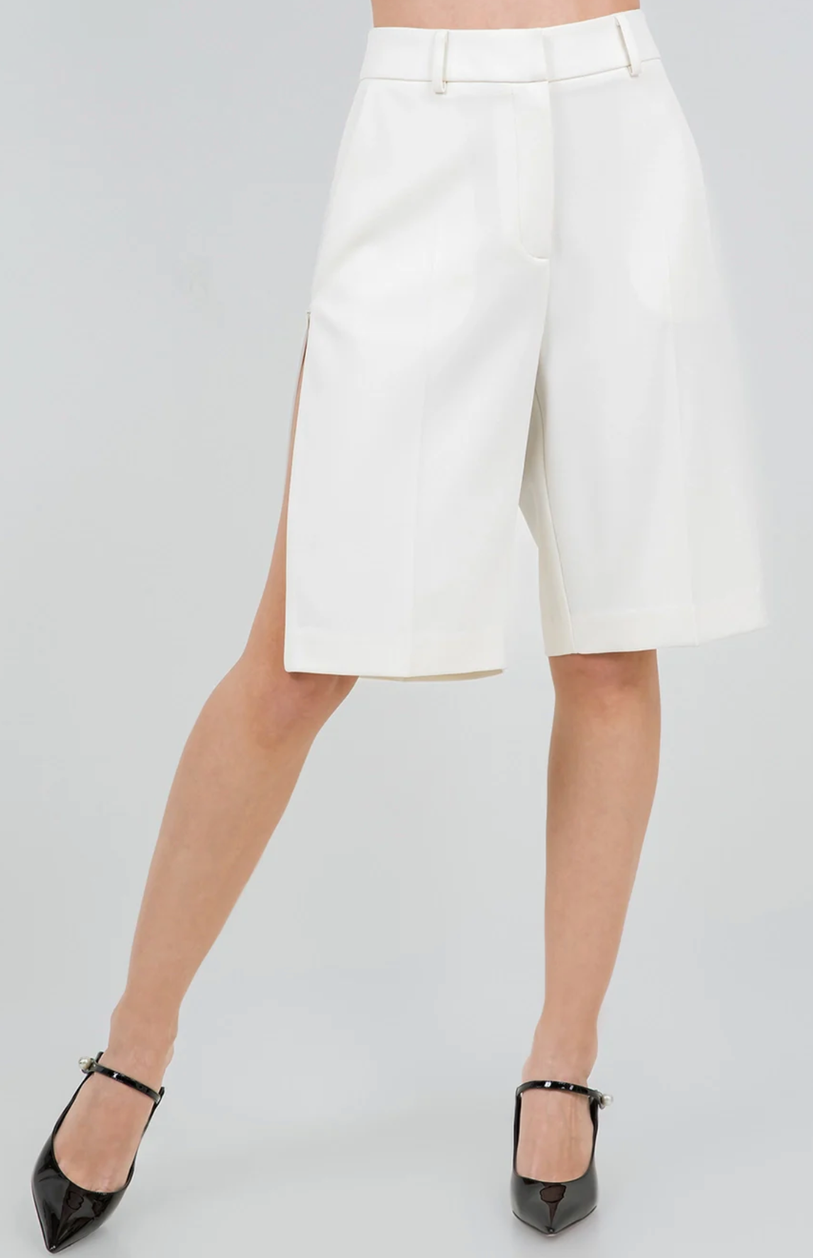 Ani Short Side Zippers Cream