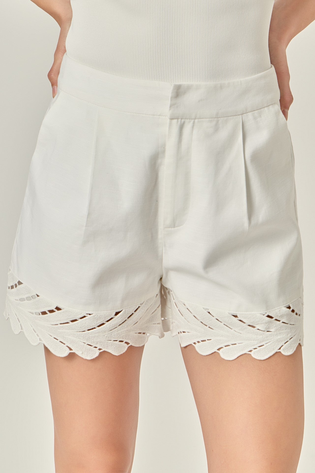 Ceci Short Off White