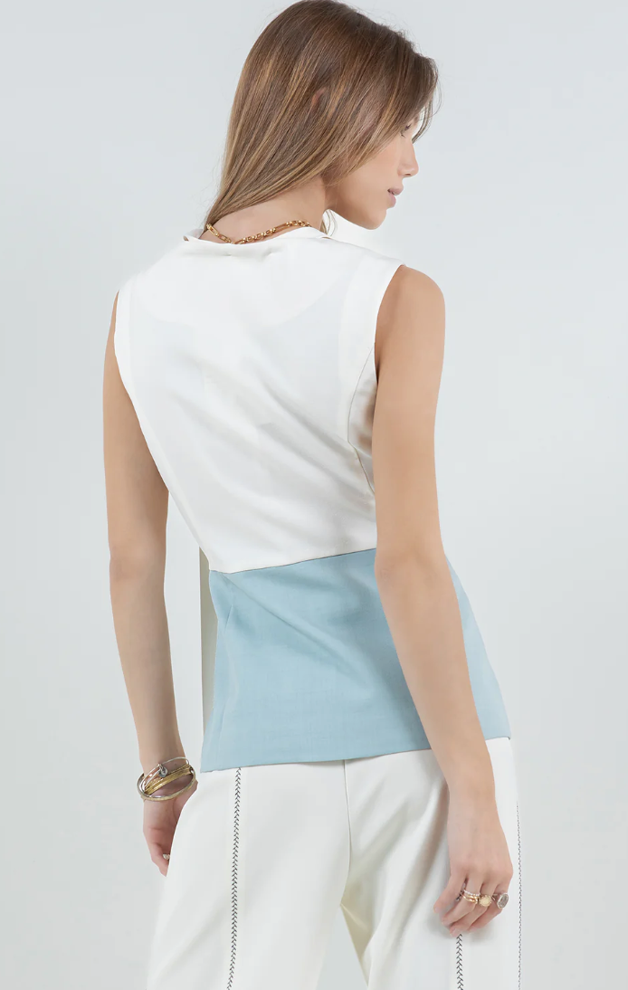 Button Down Top w Removeable Tie