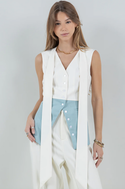 Button Down Top w Removeable Tie