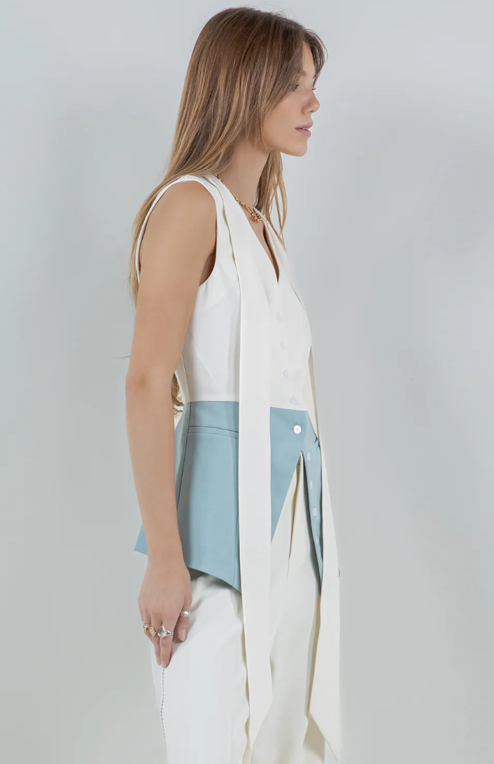 Button Down Top w Removeable Tie