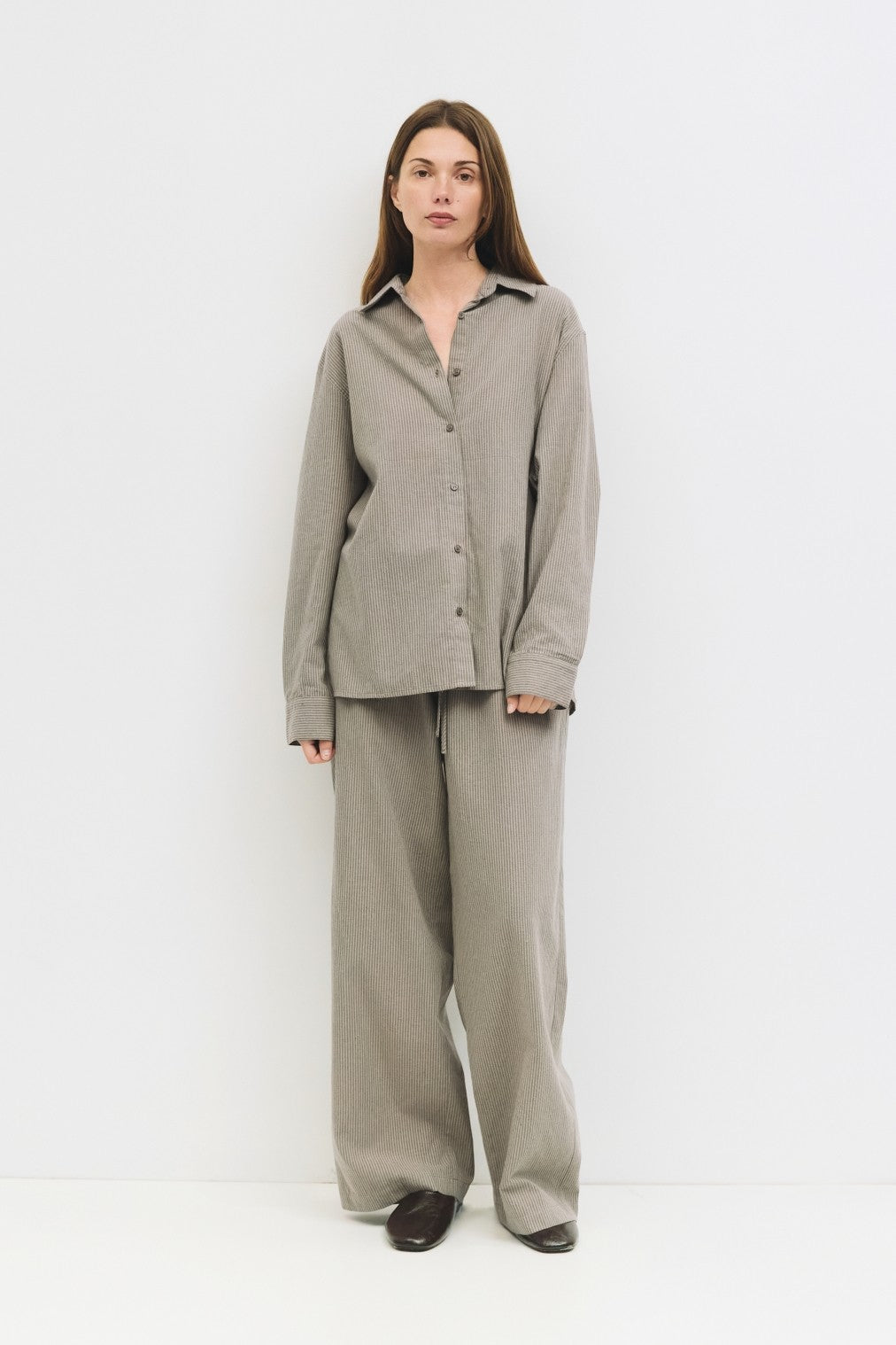 The Elizabeth Set Beige