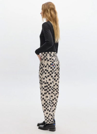 Liam Jean Barrel Print