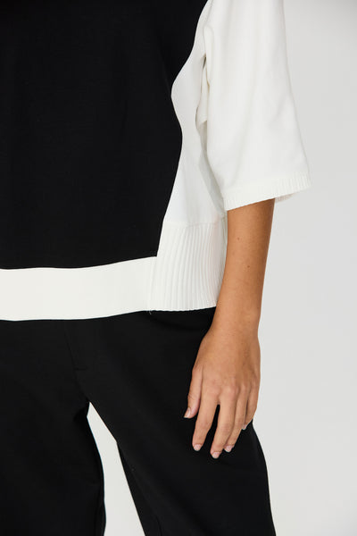 Aloria Tshirt Black White