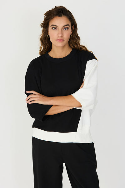 Aloria Tshirt Black White